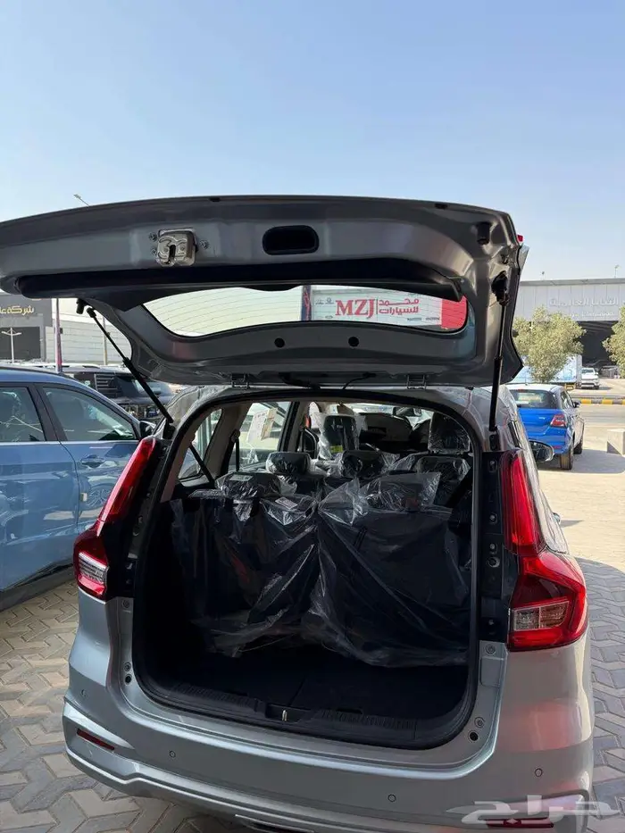 سوزوكي ارتيجا GLX 2025 10