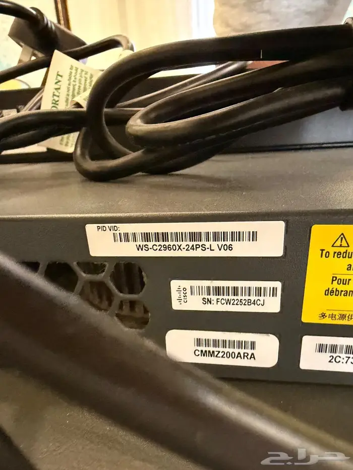 Cisco Wireless AP and Controller and 24 Port Switch 0