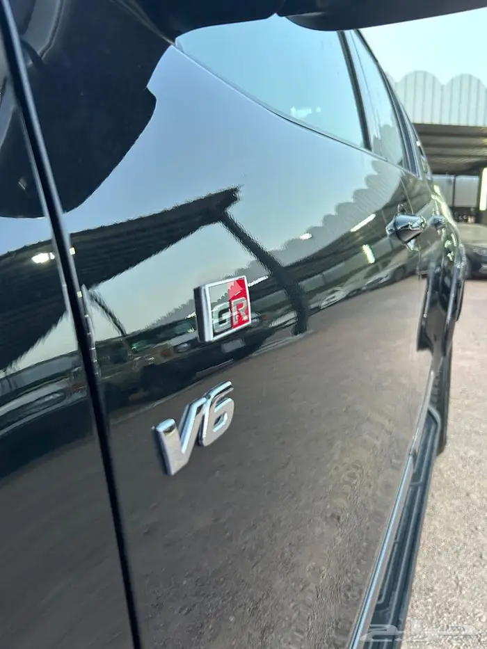 هايلكس جي ار 2022 أسود بنزين تماتيك عداد 37000 كم 10