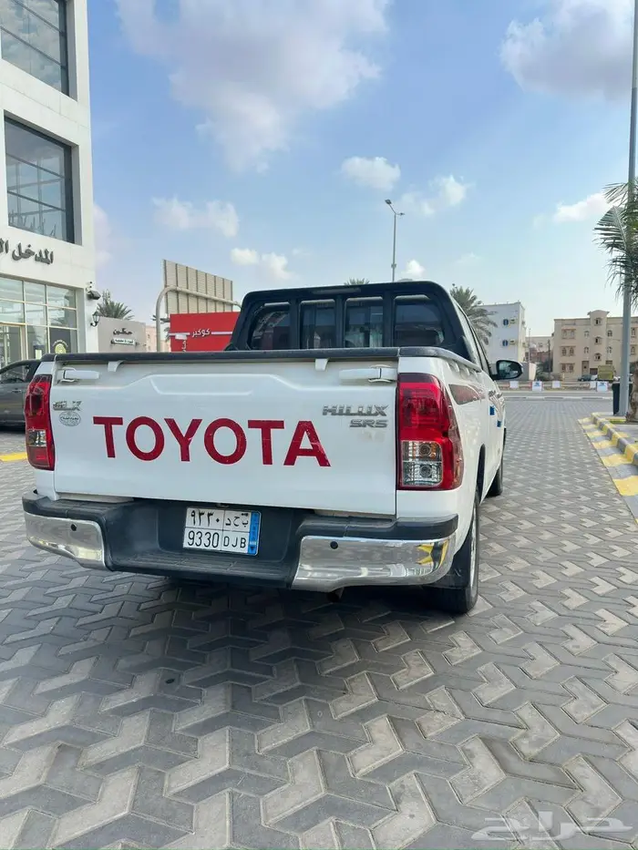 هايلكس GLX عبداللطيف جميل 6