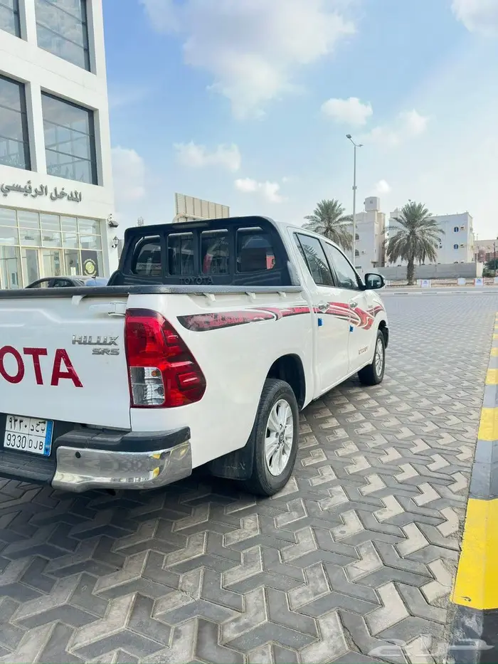 هايلكس GLX عبداللطيف جميل 3