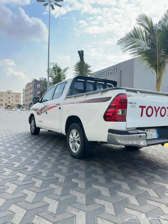 هايلكس GLX عبداللطيف جميل 5