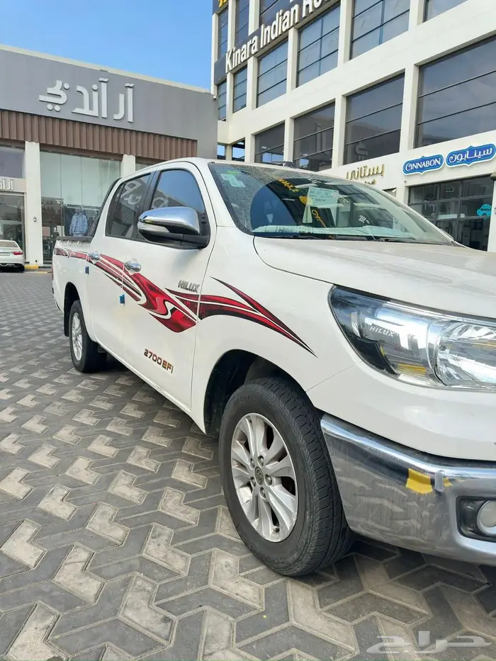 هايلكس GLX عبداللطيف جميل 2