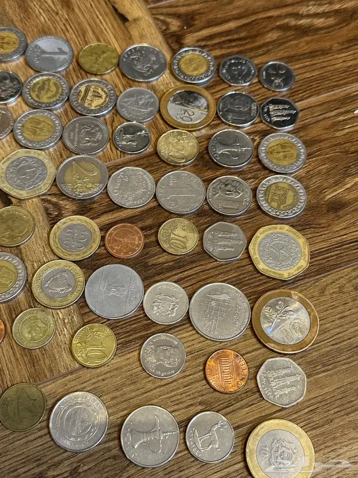 عملات معدنية من دول مختلفة من العالم 1
