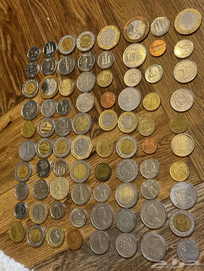 عملات معدنية من دول مختلفة من العالم 0
