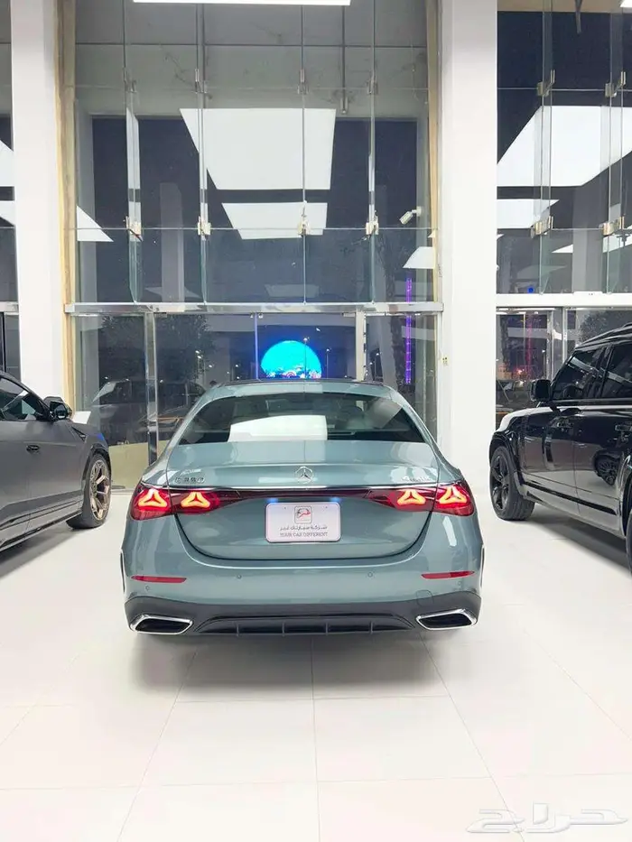 ميرسيدس E 350 موديل 2025 جديدة ب 385 الف ريال 6