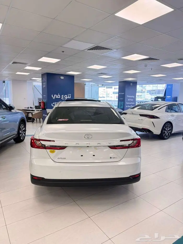 تويوتا كامري E BLas هايبرد 2025 كاش واقساط 3