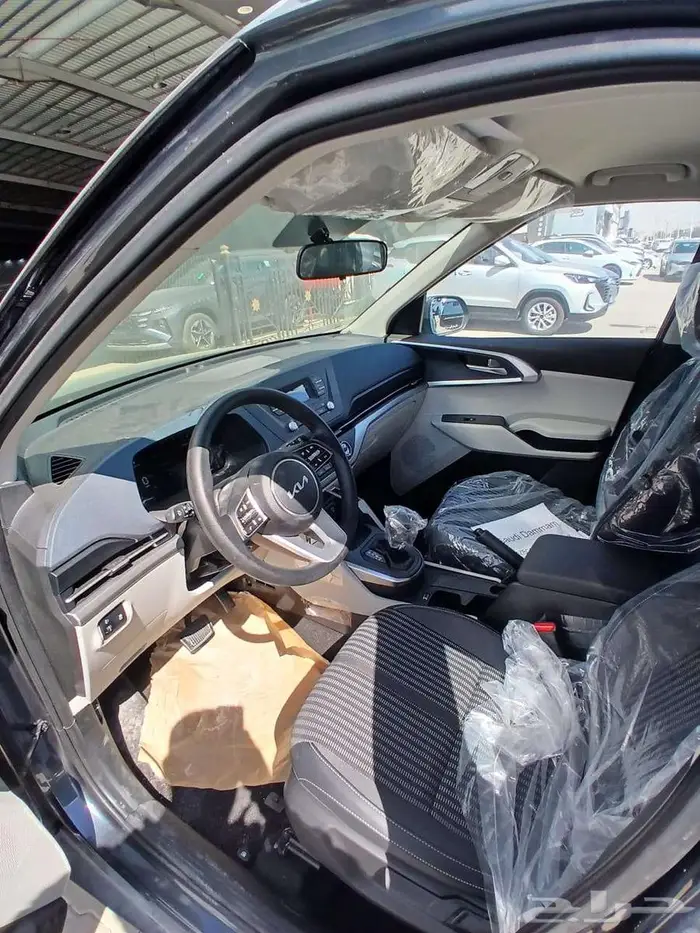 كيا كارينز موديل 2025 10