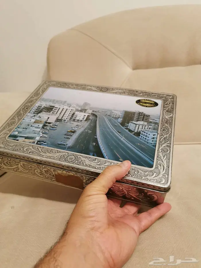 للقديمين. علبة بسكويت لها قرابة 40 عاما 6