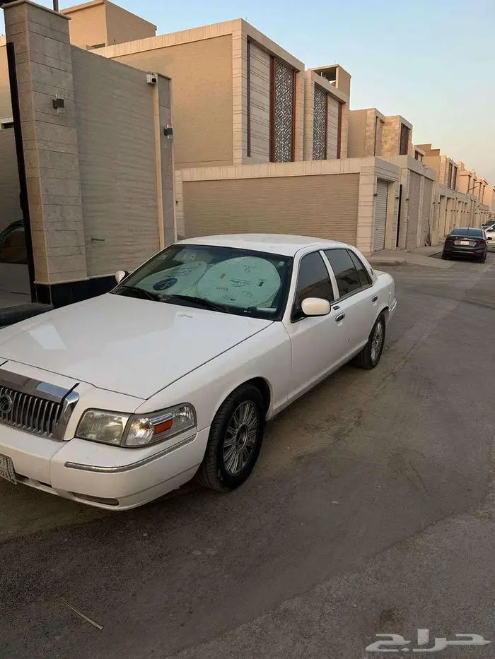 فورد جراند ماركيز موديل 2010 2