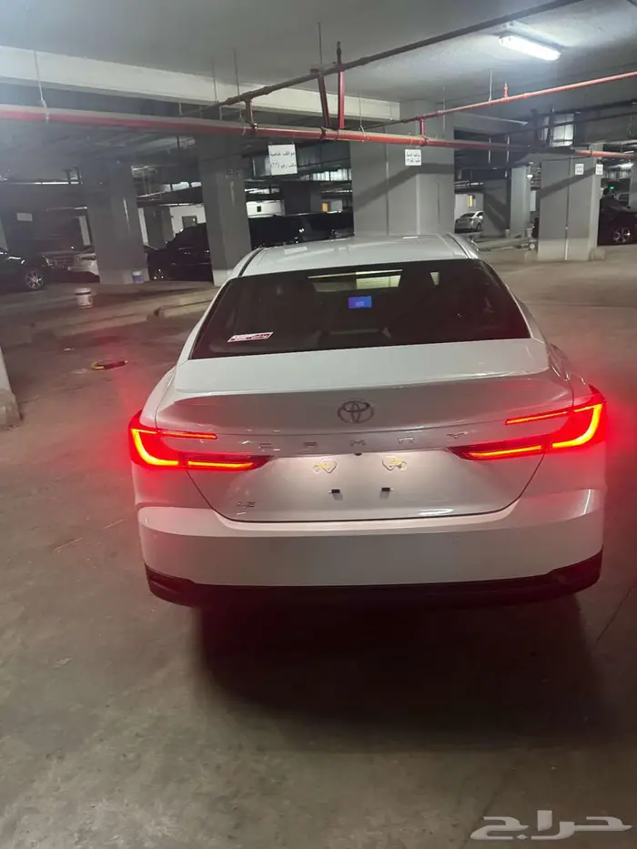 تويوتا كامرى ال اى بنزين سعودى 2025 ابيض 4