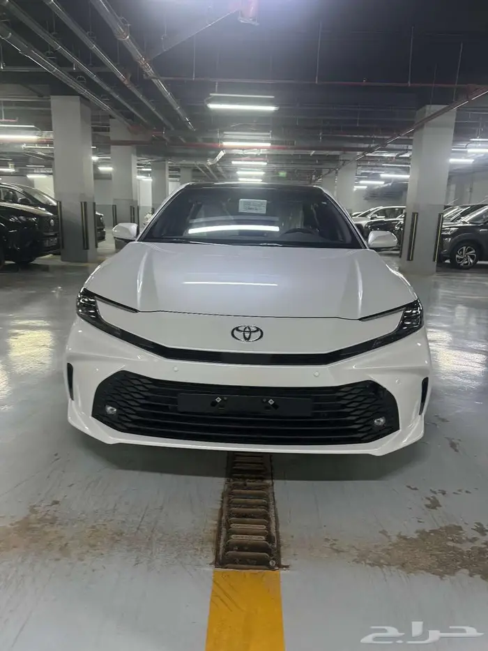 تويوتا- كامري- LE -هايبرد- 2025-بطاقه - ابيض 5