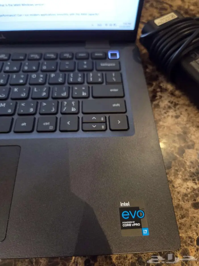 لاب توب ديل كشخة عليه كربون فايبر 2