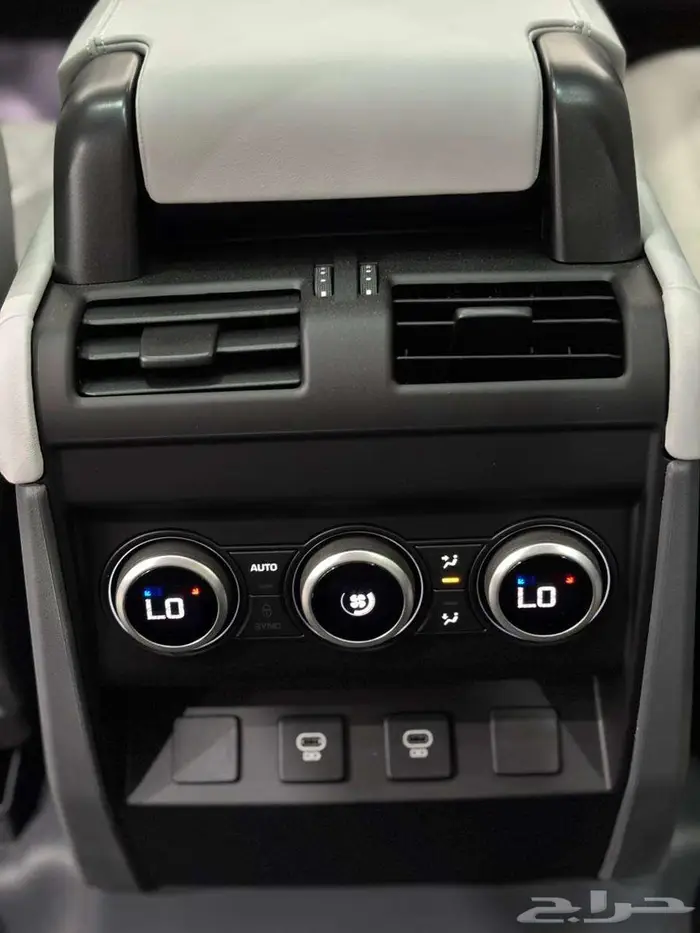 لاند روفر ديفندر 2025 HSE اكس ديناميك 14