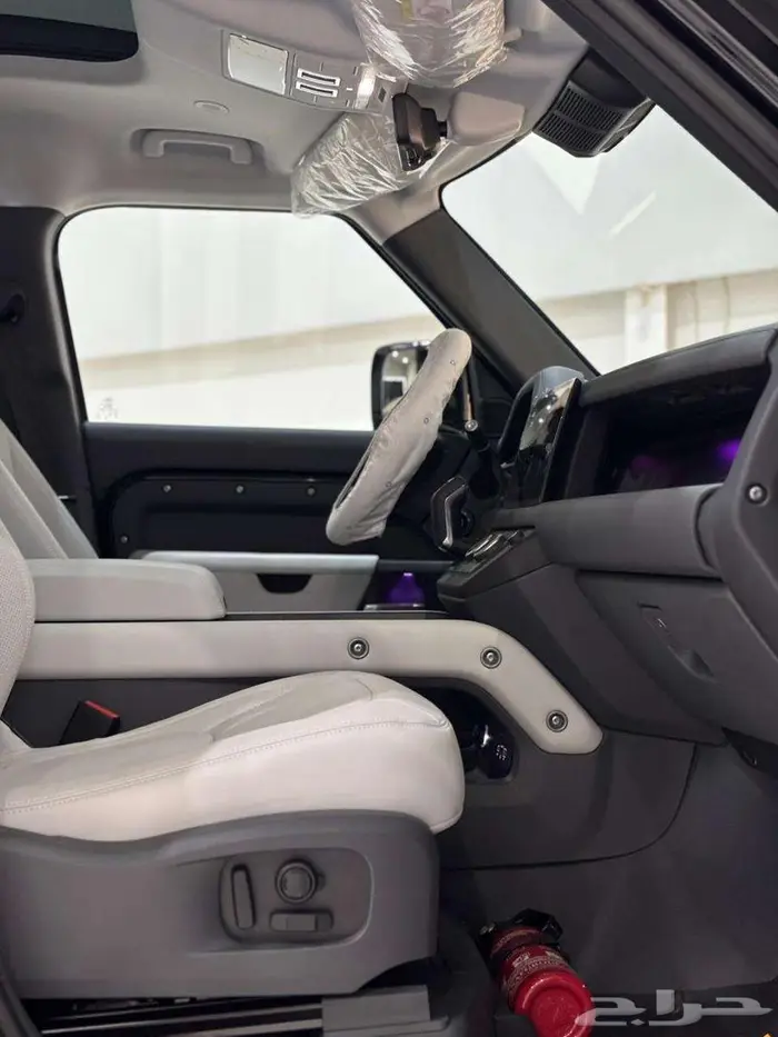 لاند روفر ديفندر 2025 HSE اكس ديناميك 8