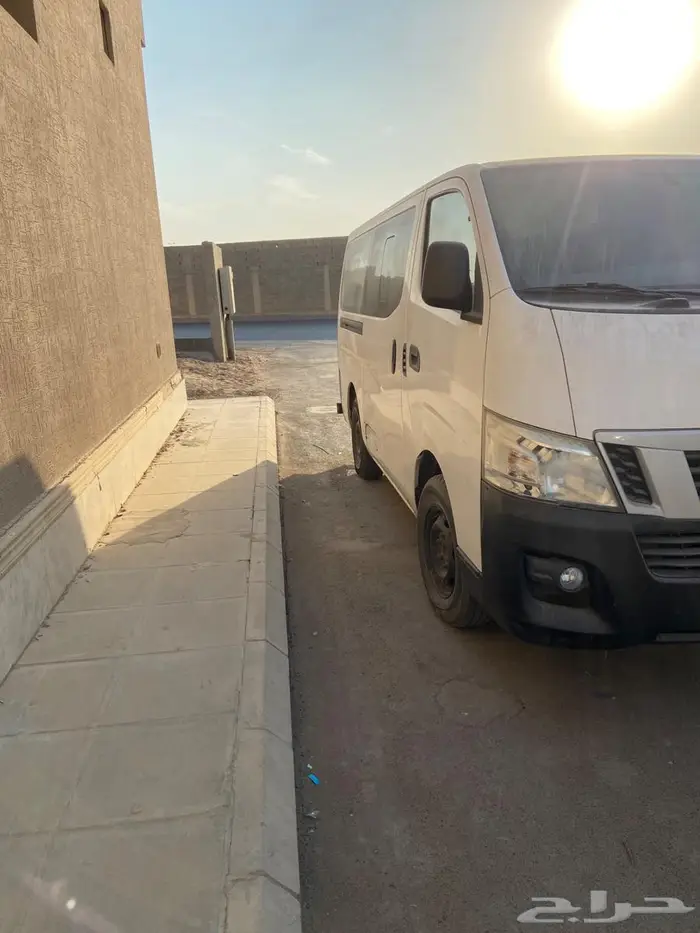 نيسان باص 2