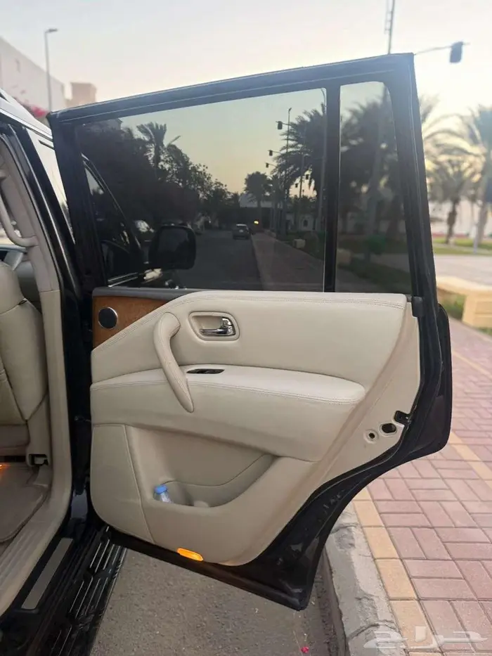 انفنيتي نيسان واجن QX80 17