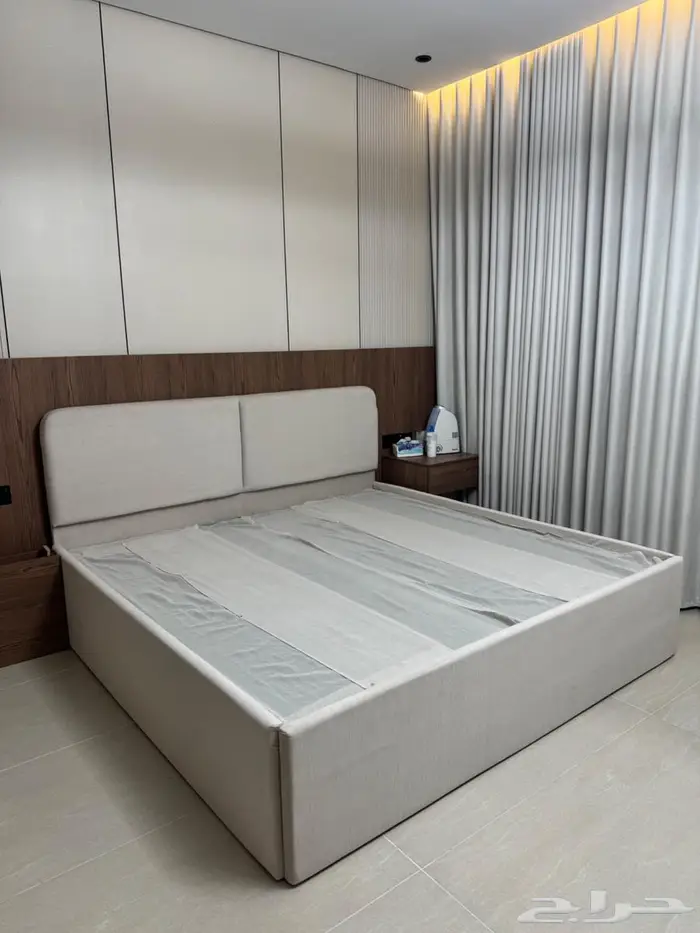 سرير فندقي 1