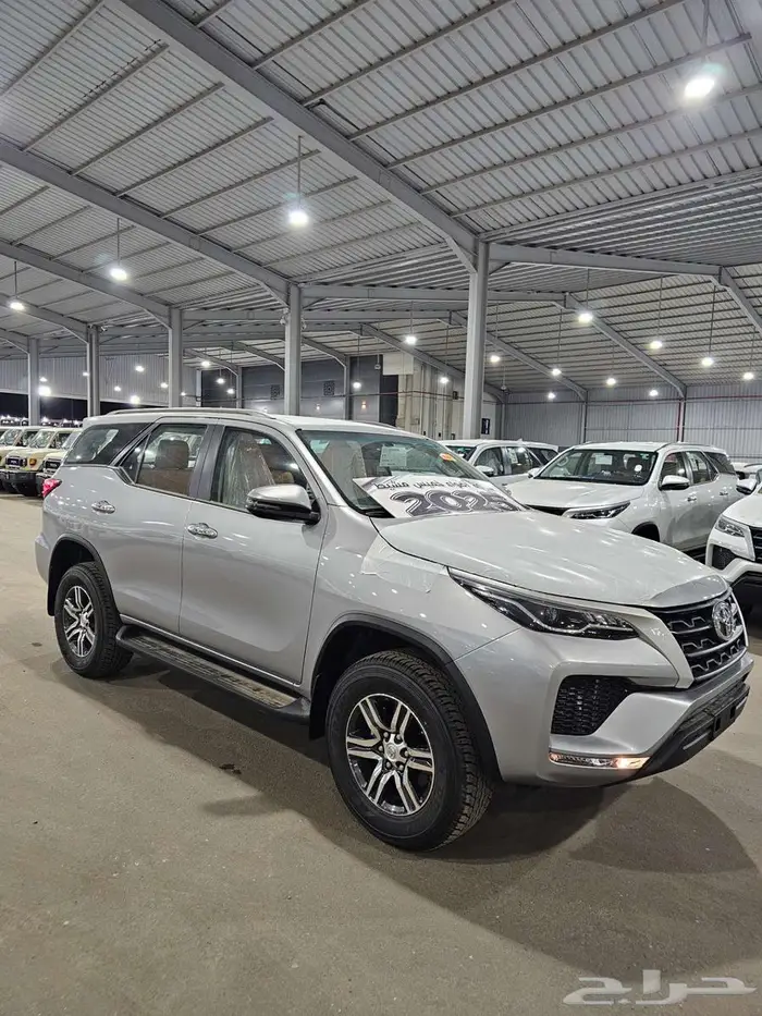تويوتا فورتشنر بنزين GX2 دبل موديل 2025 10