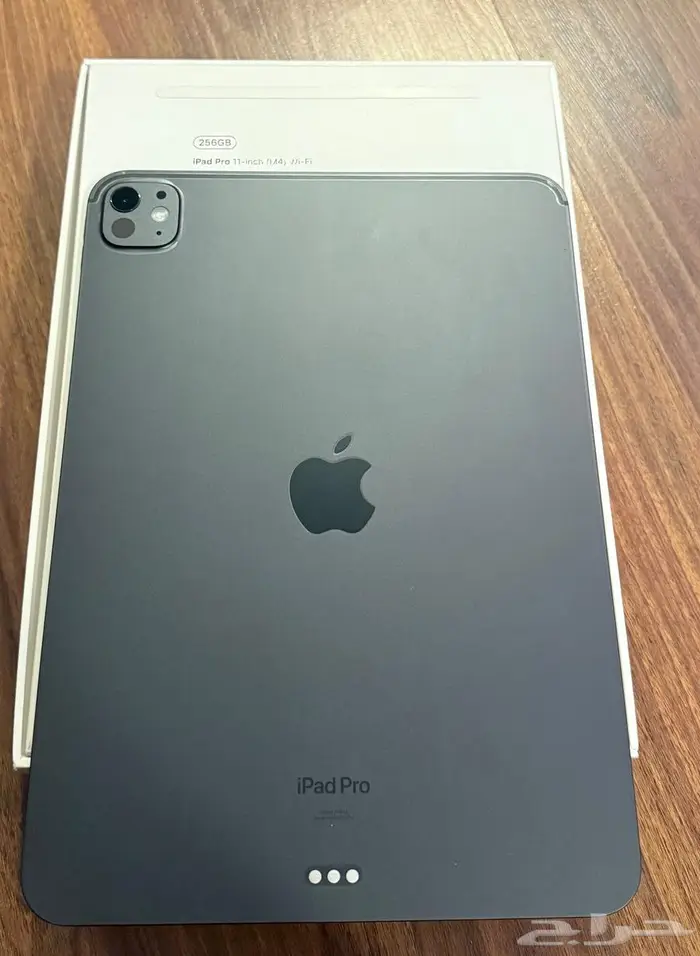 ايباد برو m4 1