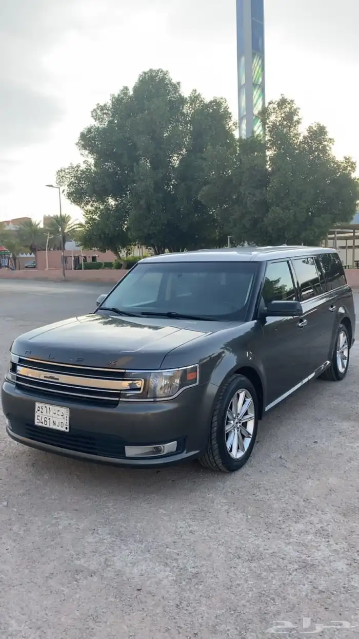 فورد فلكس 2016 نص فل ماشي 220 الف كم مسوي لها صيانه كامله 0