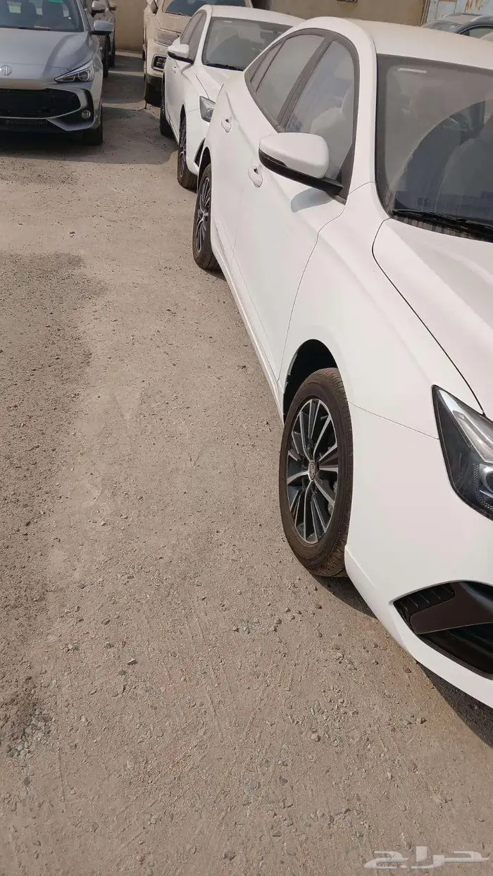 ام جي 5 2025 الشكل الجديد 1