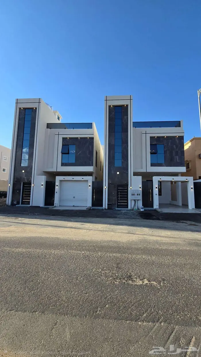 للبيع بحي النهضة احد رفيده شقق ارضي بحوش ومدخل سياره 6غرفVIP 2