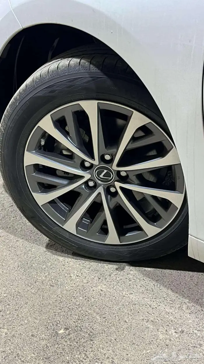 لكزس ES300 AH هايبرد موديل 2025 عرض التقسيط 50 50 بدون ربحيه 9