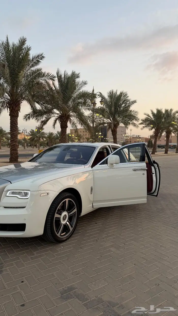 رولز رويس قوست مخزنه وكاله 2011 4