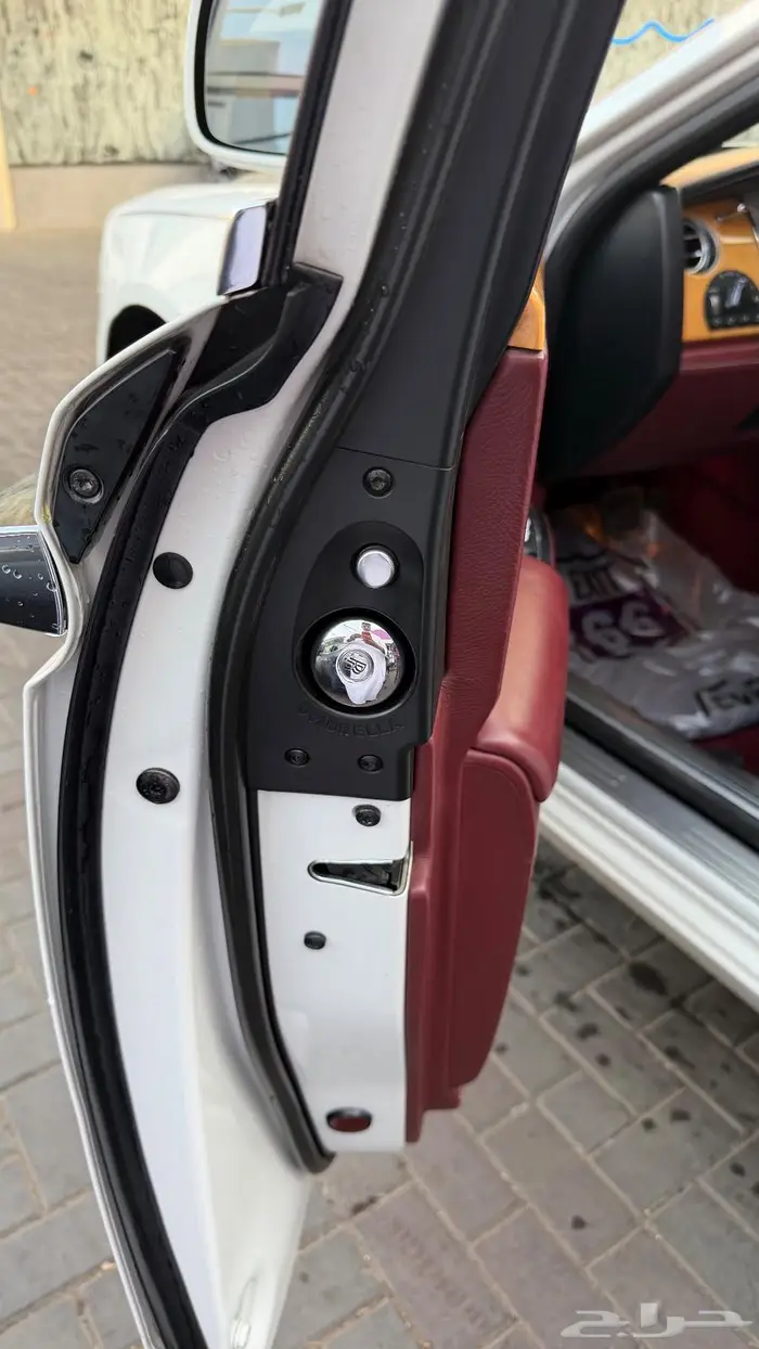 رولز رويس قوست مخزنه وكاله 2011 12