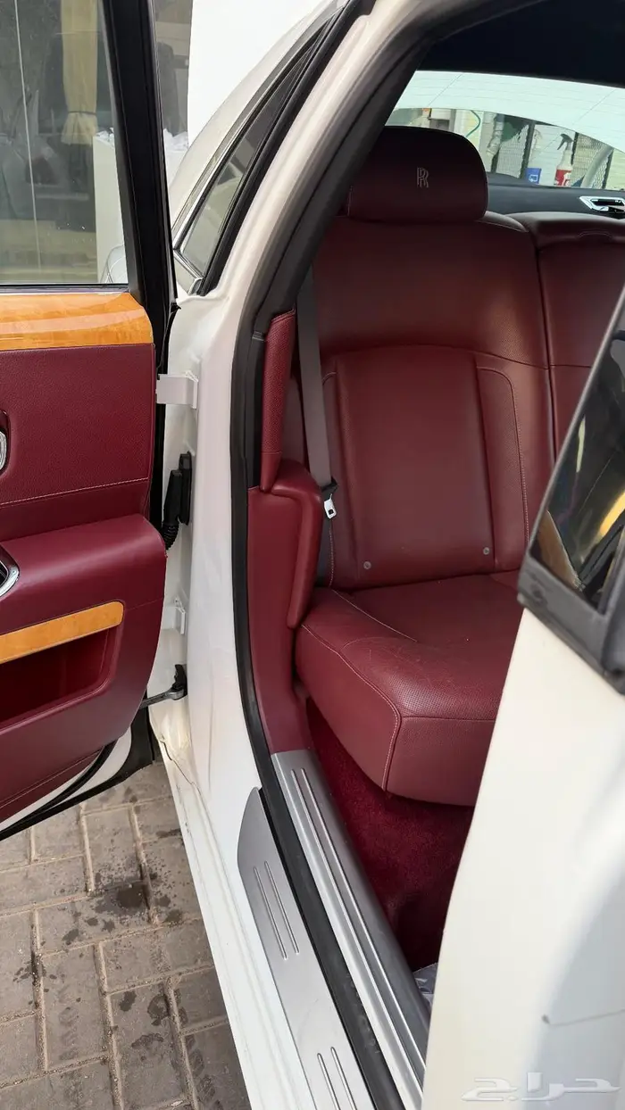 رولز رويس قوست مخزنه وكاله 2011 5