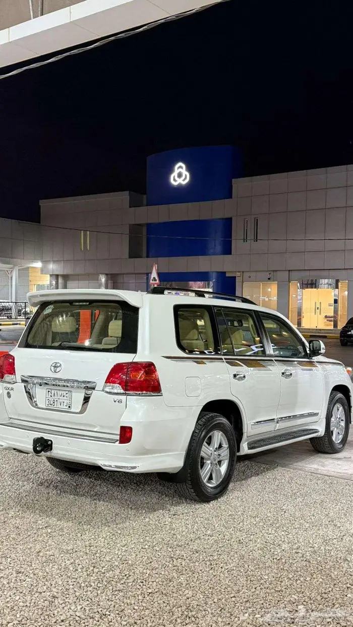لاند كروزر GXR موديل 2015 6