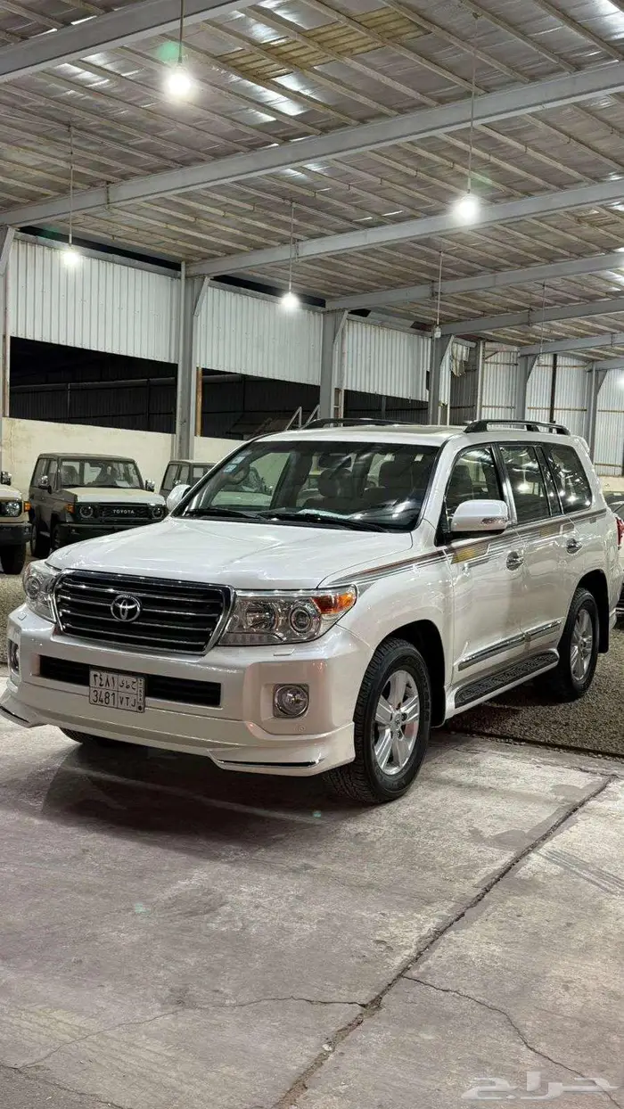 لاند كروزر GXR موديل 2015 0