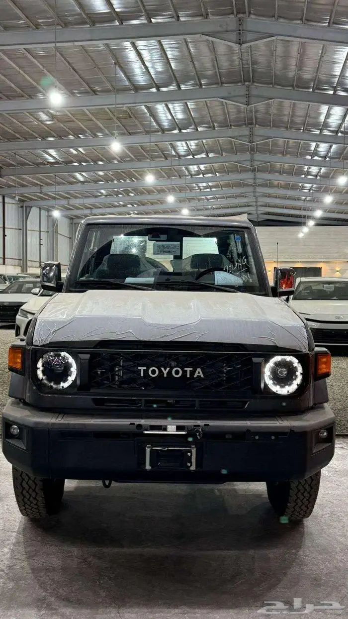 جيب تويوتا ربع ونش 2025 ديزل قير اتوماتيك سلق فل 5