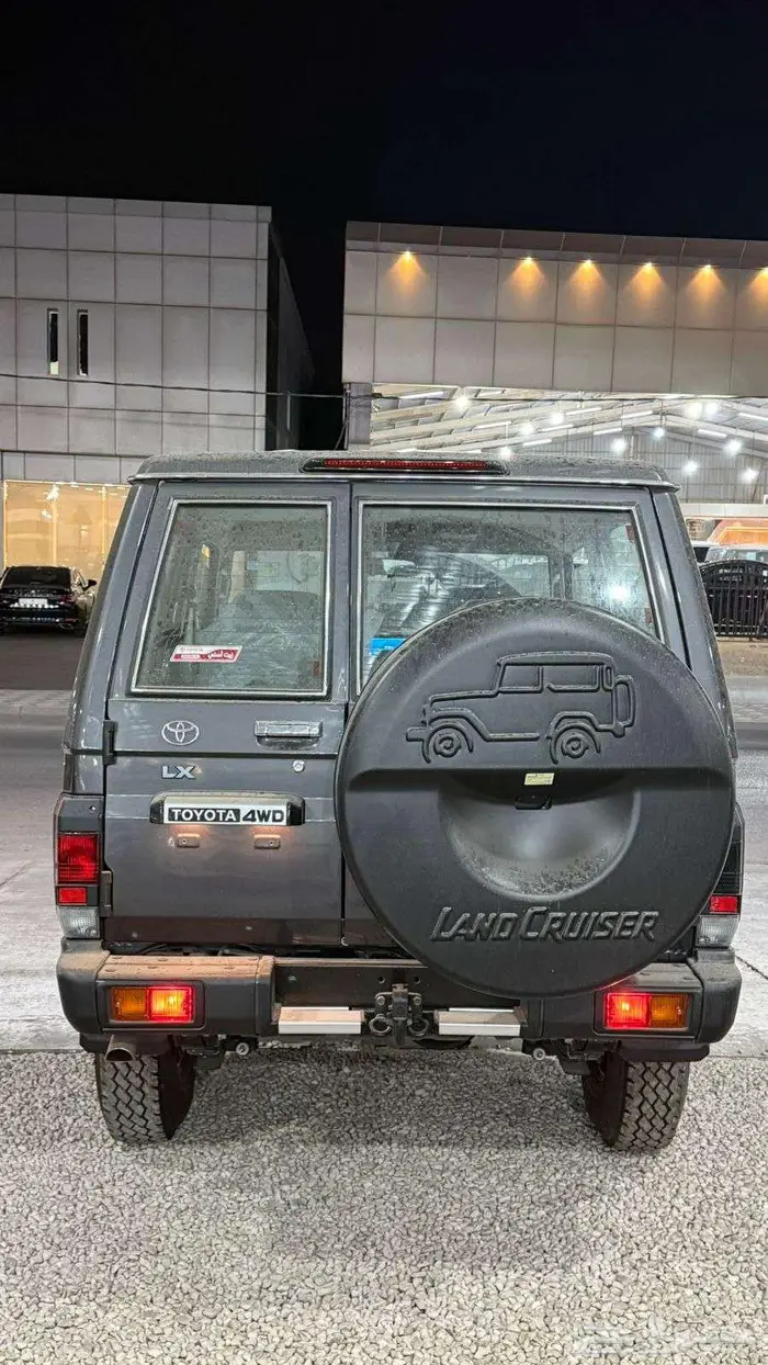 جيب تويوتا ربع ونش 2025 ديزل قير اتوماتيك سلق فل 3