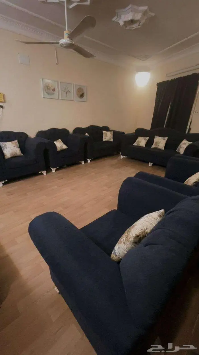 للبيع طقمين كنب كحلي مستعمل نظيف جدا و مرتب يكفي ل 15 شخص 2