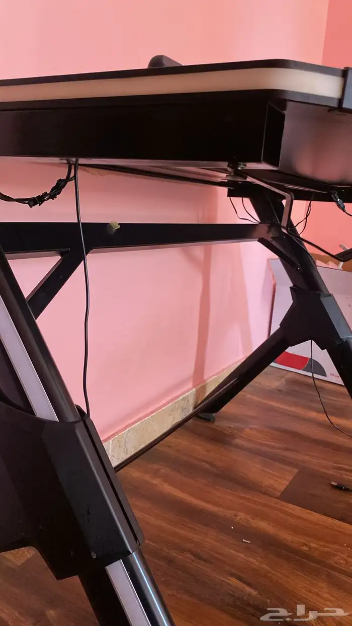 للبيع طاولة قيمنق مكتب ديفو (Divo) - تصميم حرف K 6