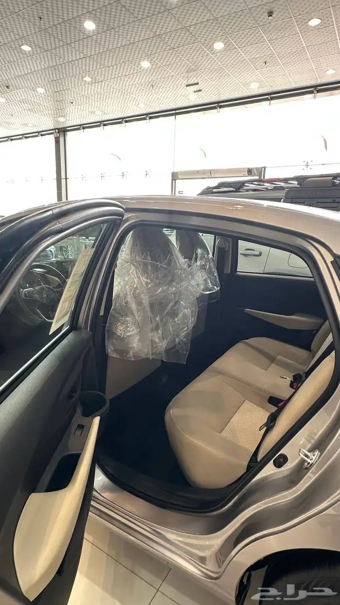 تويوتا يارس ستاندرد Y 5