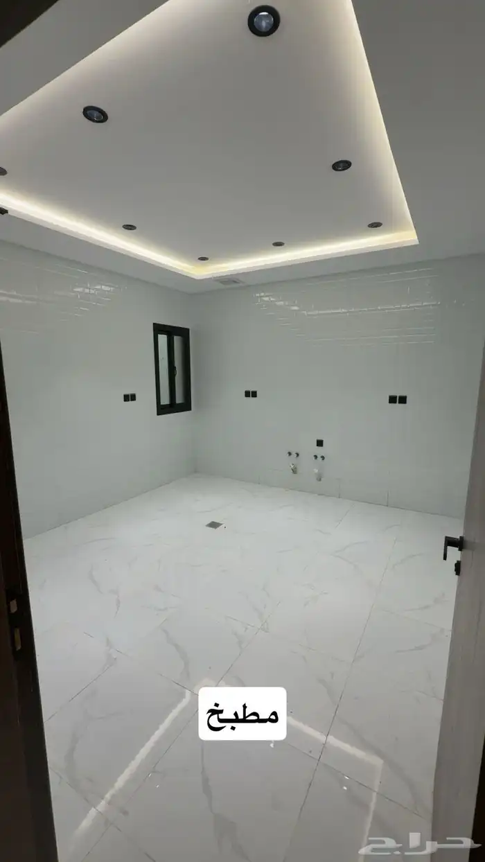 للايجار شقة جديدة 6 غرف واسعة مساحة 230 م 8