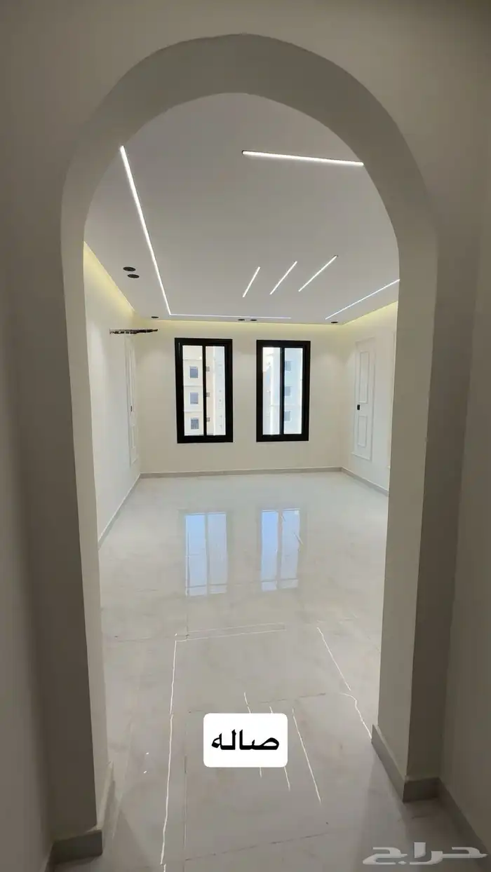 للايجار شقة جديدة 6 غرف واسعة مساحة 230 م 4