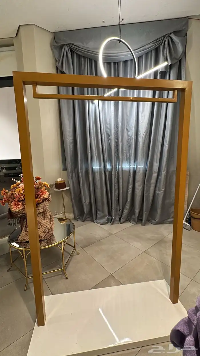 ستاندات ملابس او عبايات 1