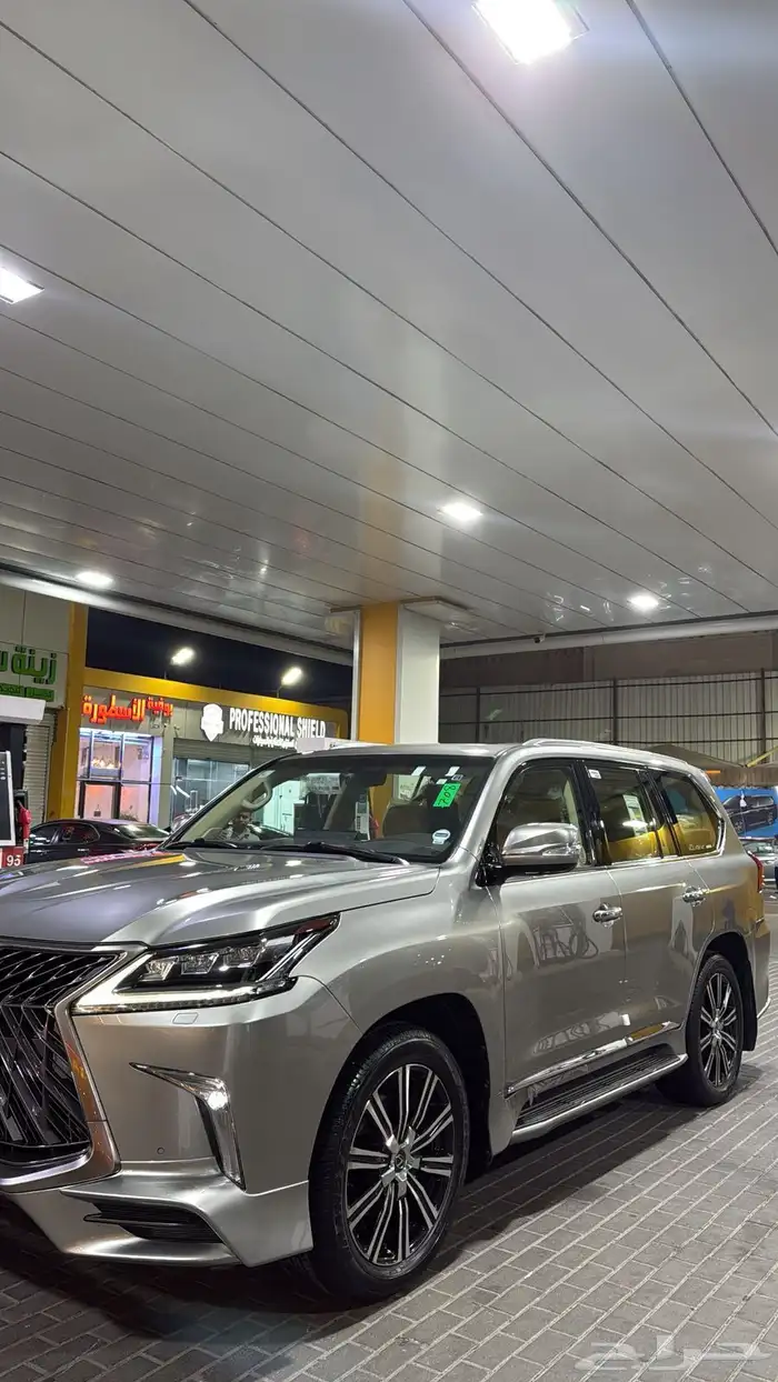 للبيع لكزس 2018 1