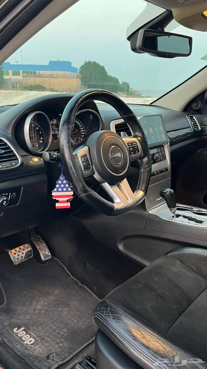 جيب جراند شروكي SRT 2013 10