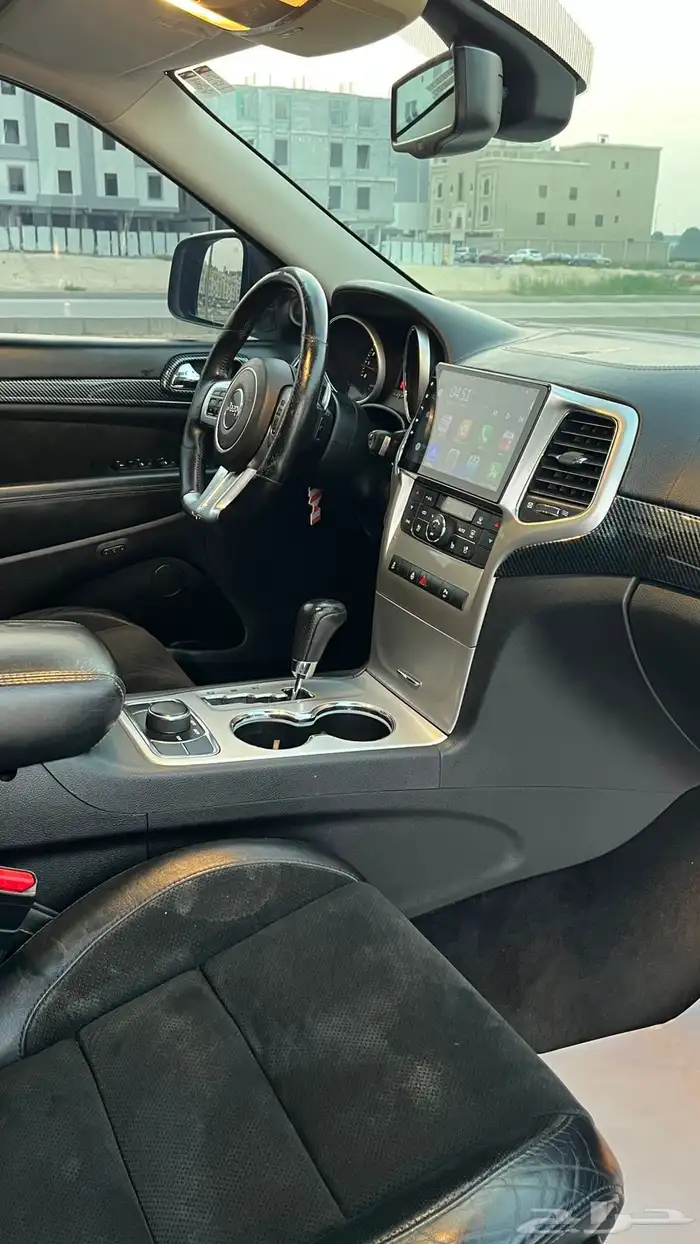 جيب جراند شروكي SRT 2013 11