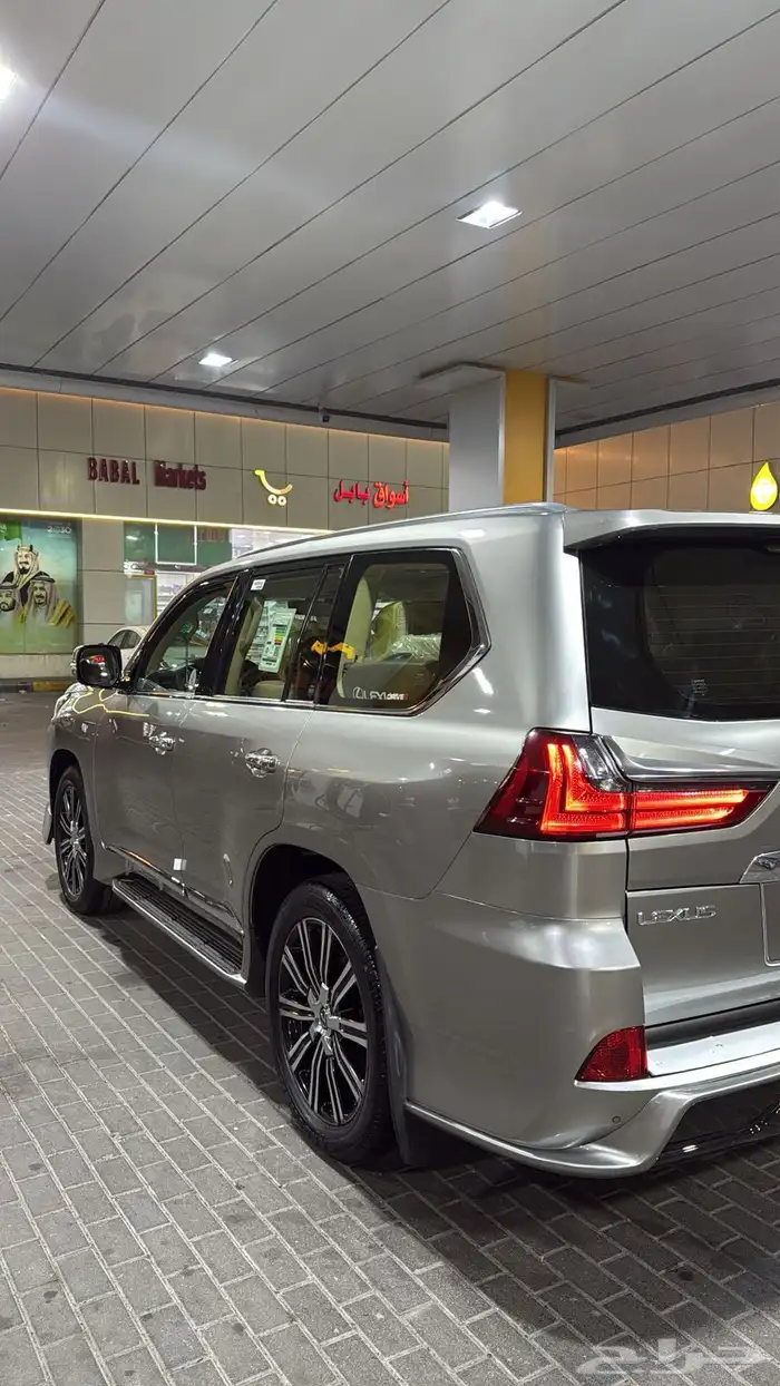 للبيع لكزس 2018 3