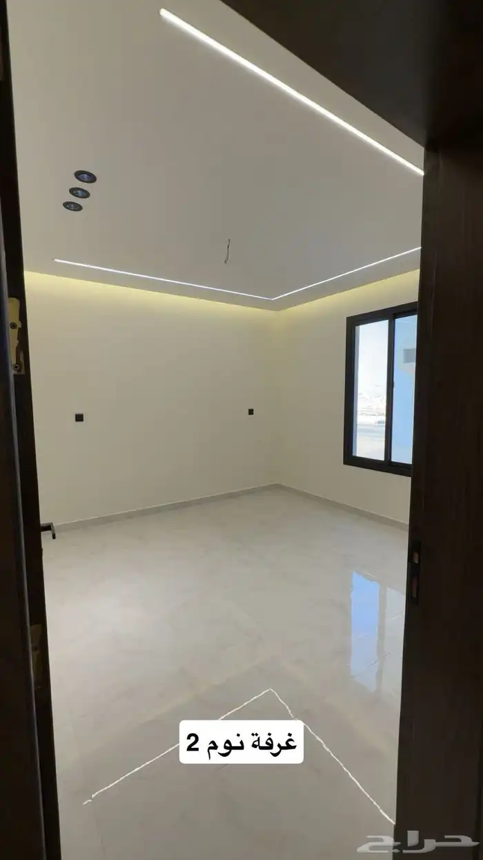 للايجار شقة جديدة 6 غرف واسعة مساحة 230 م 3