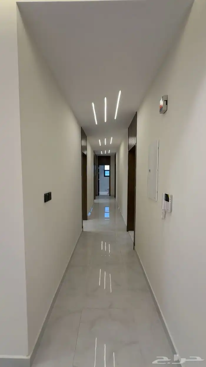 للايجار شقة جديدة 6 غرف واسعة مساحة 230 م 9
