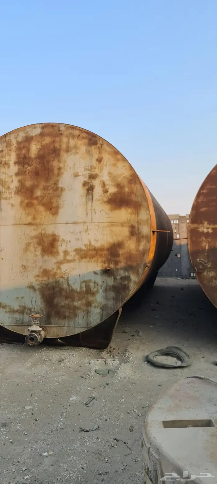 خزانات نظيفه جدا للبيع 3 4