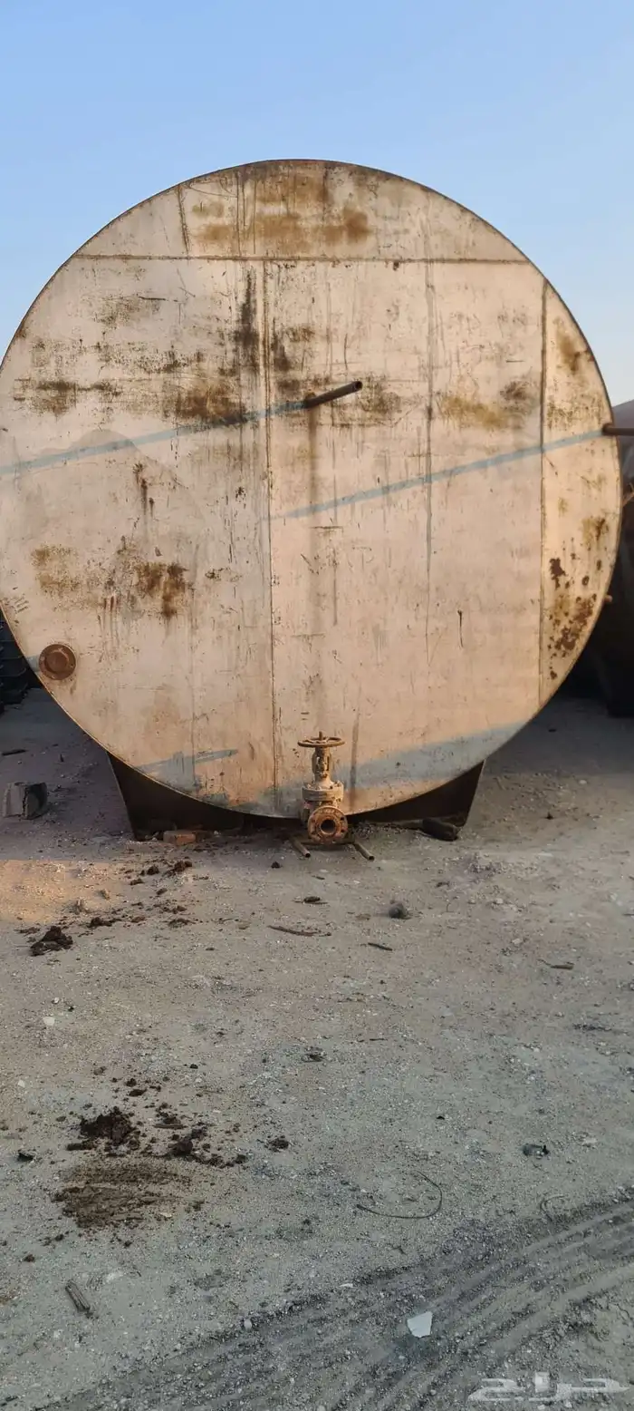 خزانات نظيفه جدا للبيع 3 8