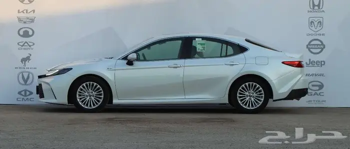 تويوتا كامري Eبلس موديل 2025 7